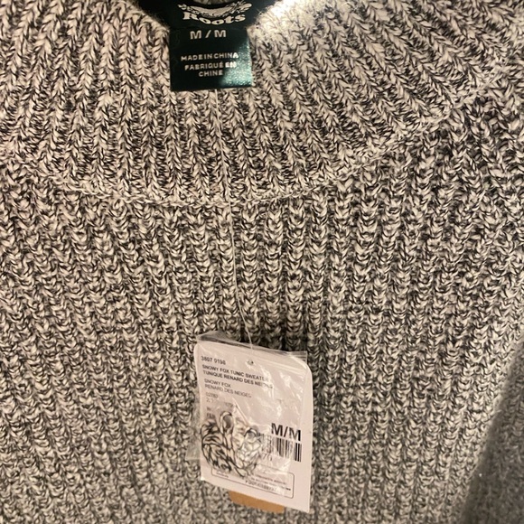 NWT Roots Sweater - Picture 4 of 5